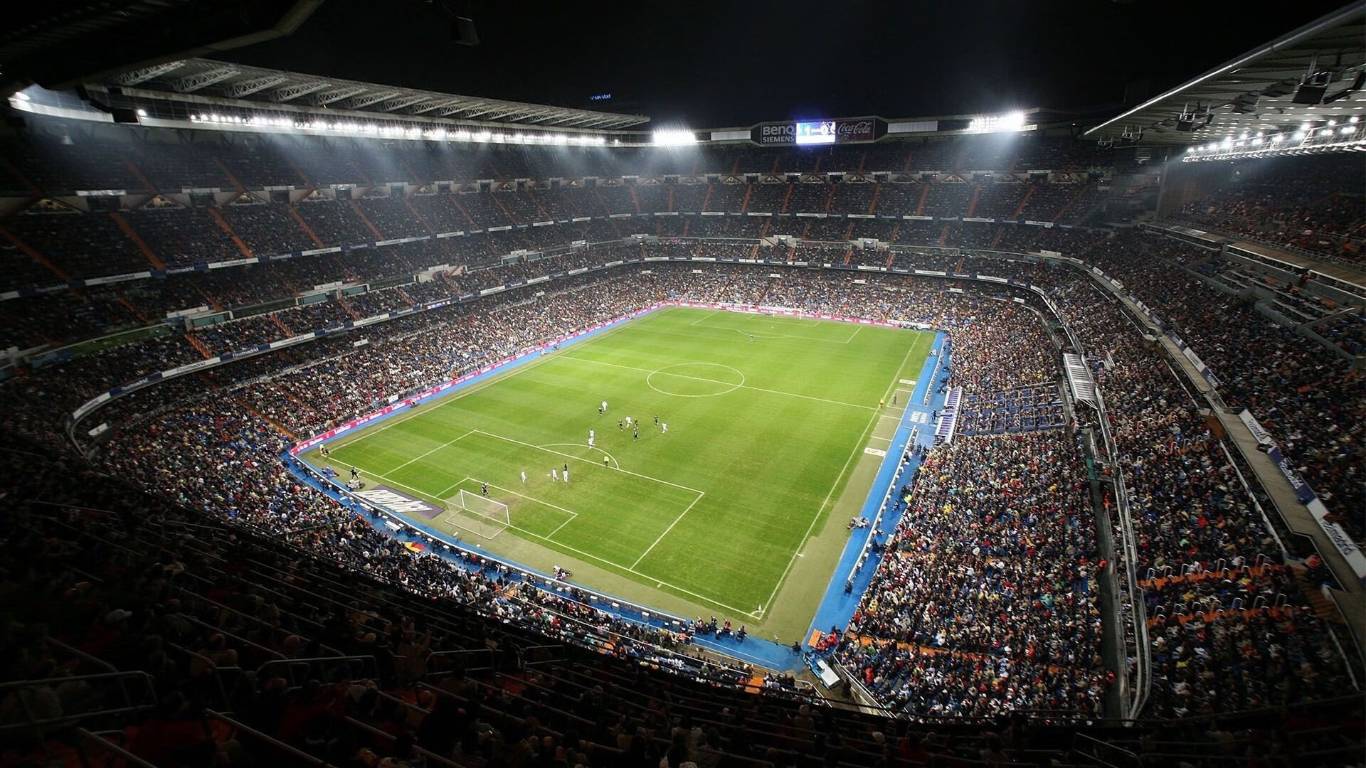 王者归来!萨拉赫复出首秀炸裂,篮网主场球迷陷入疯狂